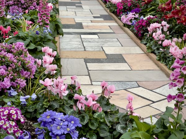 Cost of Garden Path Installation in Overland Park